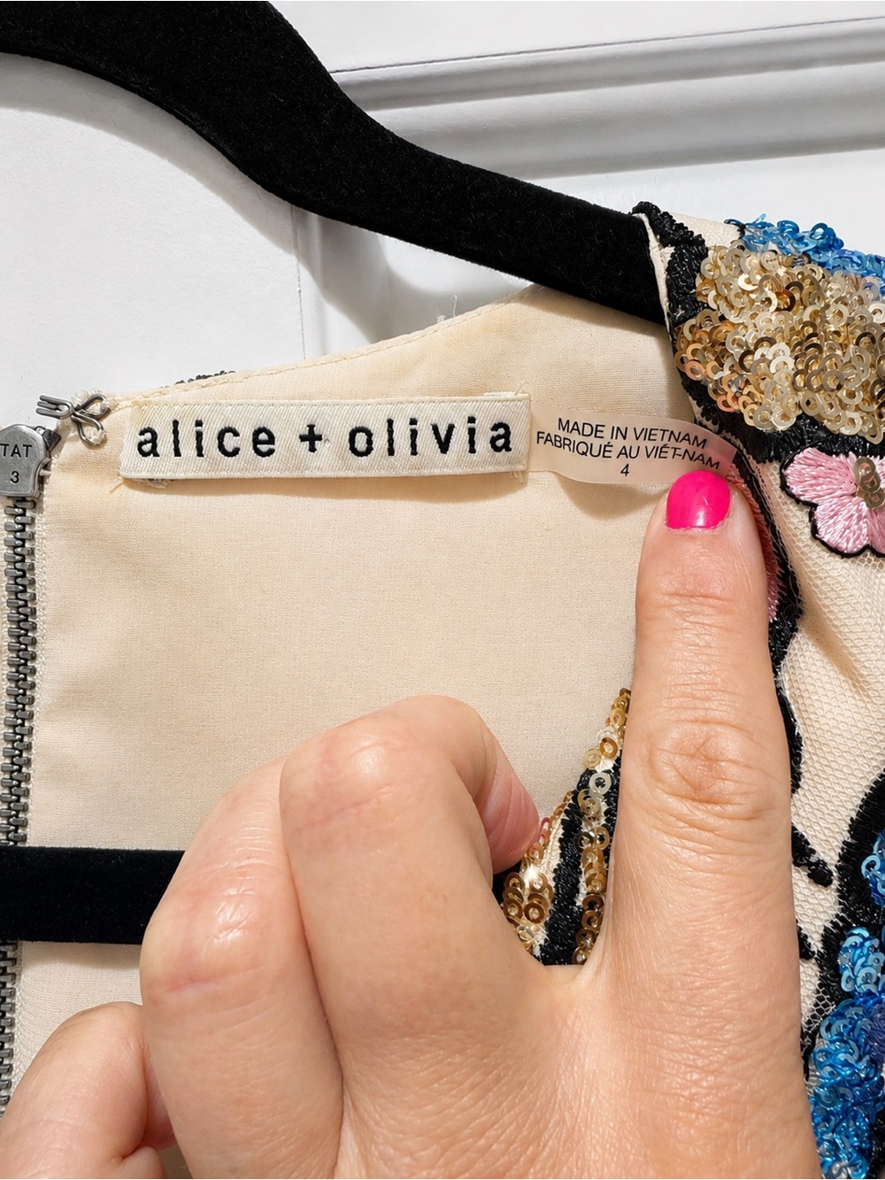alice + olivia Embroidered Floral V-Neck Dress Size 4 wedding cocktail EUC - Picture 5 of 7